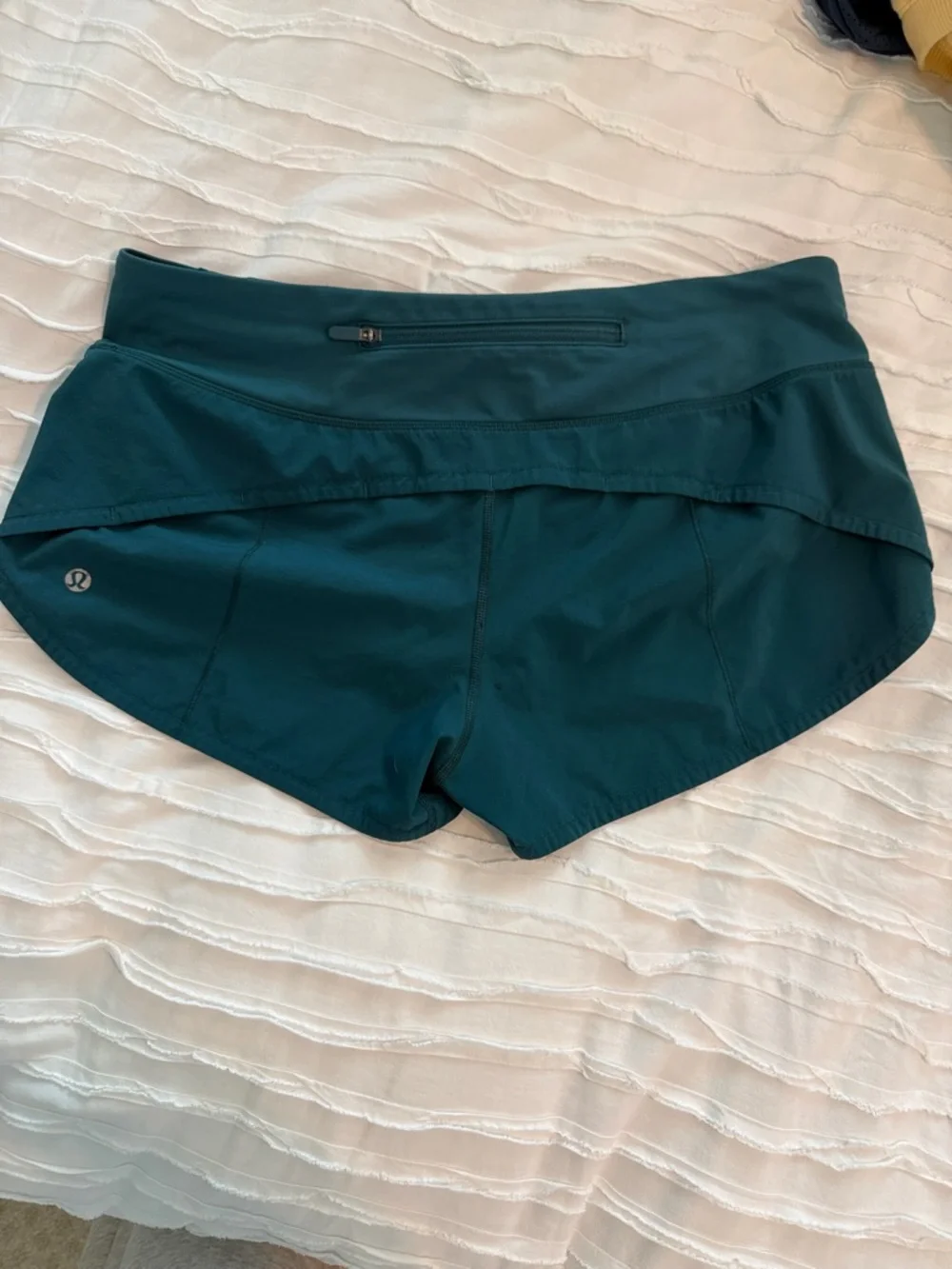 Lululemon Speed Up Shorts 2.5” - Picture 2 of 3